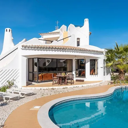 Large Luxury Close To Villa *