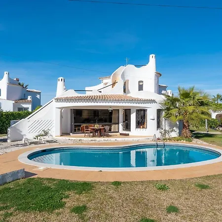 Villa Large Luxury Close To *