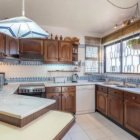 Large Luxury Close To Villa Guia (Faro)
