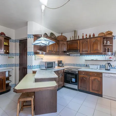 Large Luxury Close To Villa