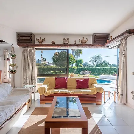 Villa Large Luxury Close To *